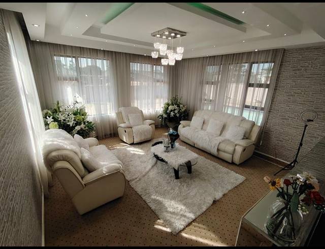 5 BEDROOM HOUSE FOR SALE IN SOMERSET PARK
